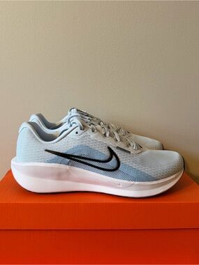 Nike Downshifter 13 Blue Tint FD6476-401 Women’s Size 11.5
